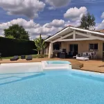 Proche Bordeaux - Parking - Piscine * Эизин