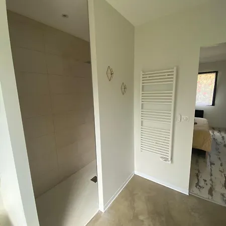 Proche Bordeaux - Parking - Piscine איזין